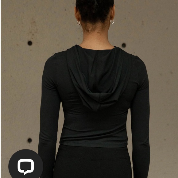 Oak & Fort
FITTED ZIP-UP HOODIE - Picture 4 of 9